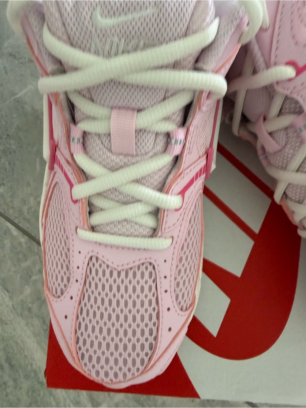 New women’s Sz 7.5, 8 Nike Pink and White Mesh Athletic Sneakers - Picture 4 of 7